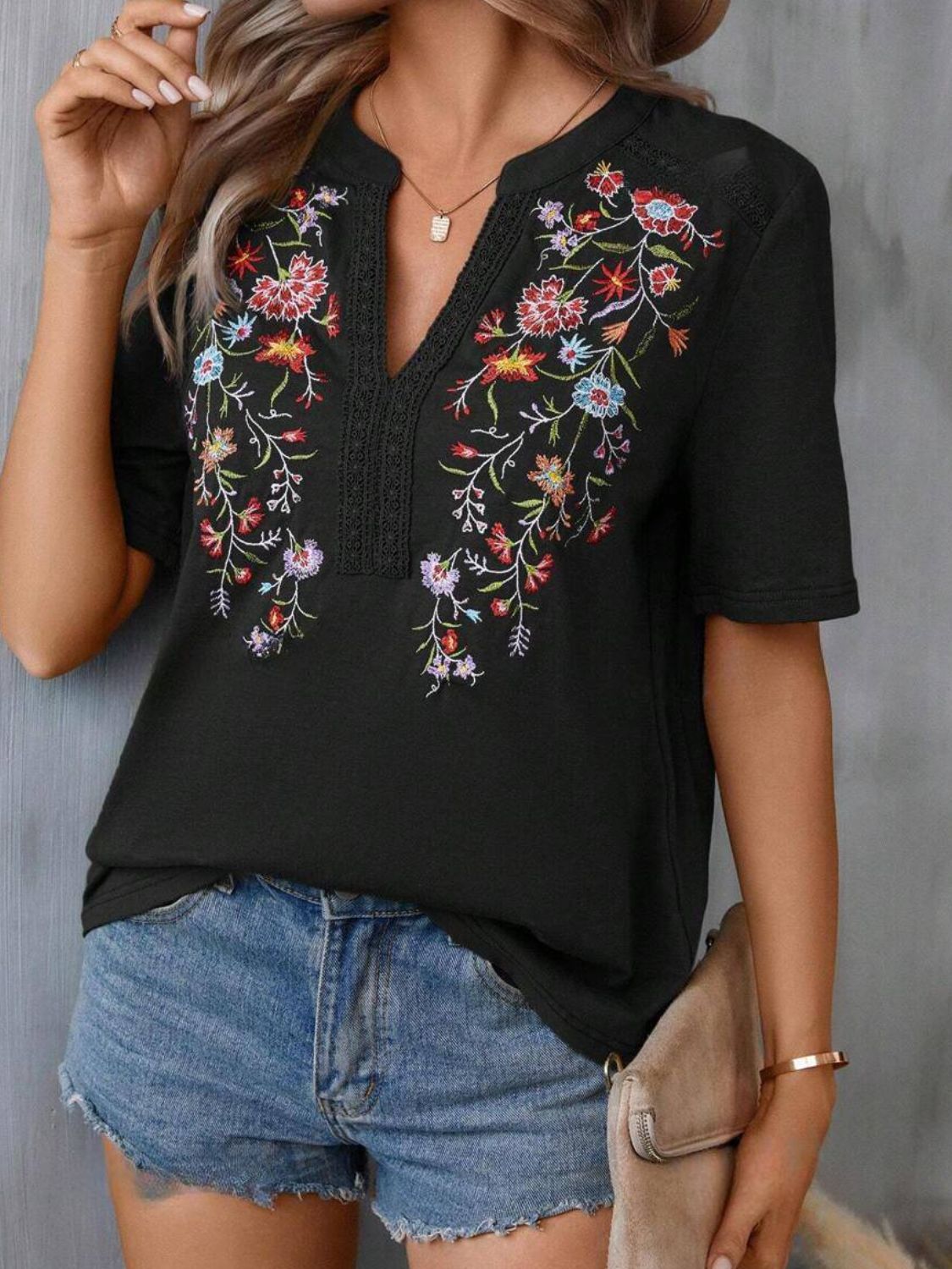 Embroidered Notched Short Sleeve T-Shirt