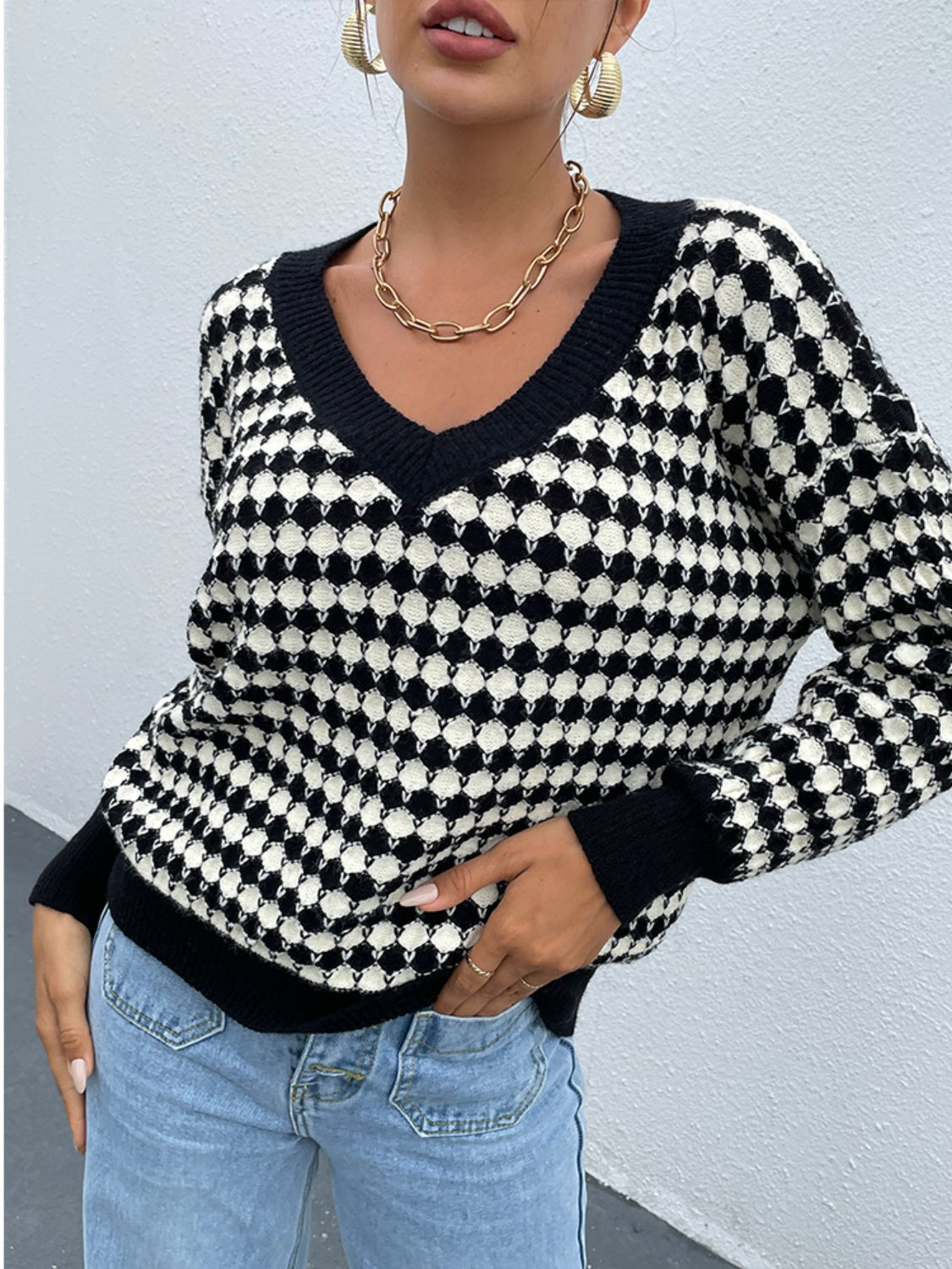 Contrast V-Neck Long Sleeve Knit Top